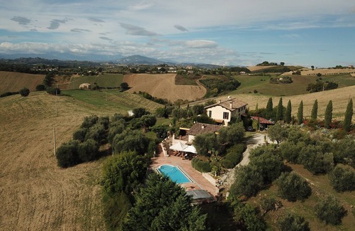 San Benedetto del Tronto Villa | Country villa in panoramic location with pool and close to the beach (9km)