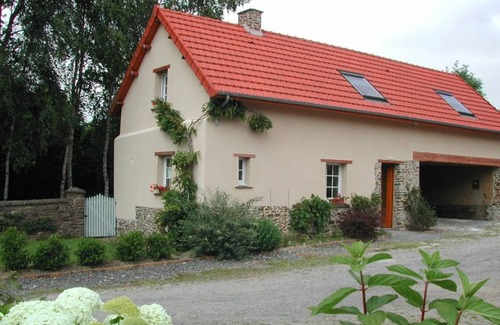 Saint-Jean-de-Savigny Cottage | Countryside Retreat: 3BR, Fireplace, Garden, Close to D-Day Beaches, Bicycles Provided
