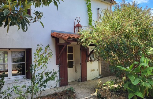 Saujon House | Countryside close to beaches and tourist attractions