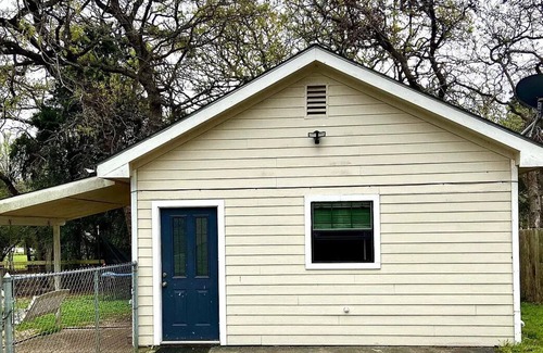 Elgin Apartment | Countryside Guest Home close to Austin, Texas