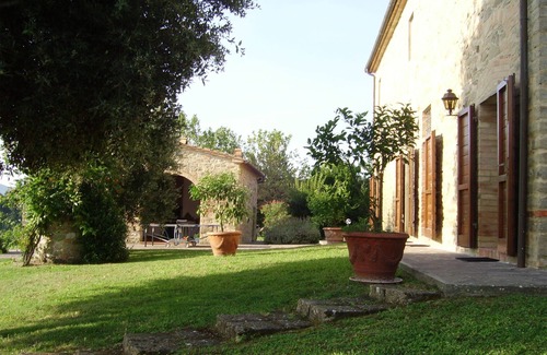 Chianni Villa | Countryside Villa with pool (8-12 beds)