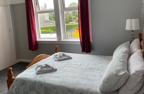 Helensburgh House | County Cottages South, Standard Double Room