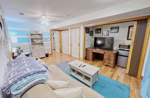 Occoquan Apartment | Couples Retreat