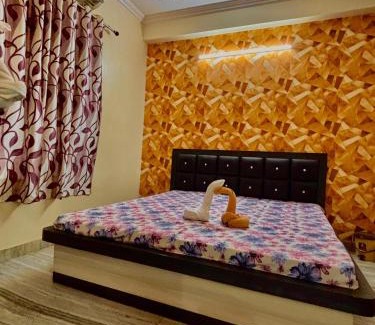 Vaishali Nagar House | Couple Room