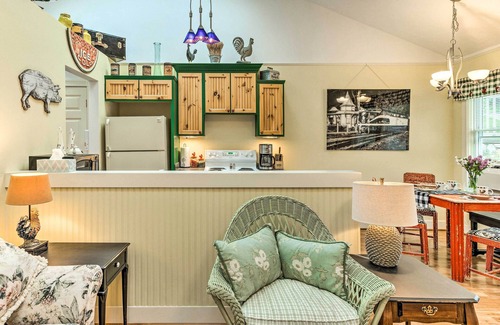 Frankfort Apartment | Couple's Haven in Frankfort by Lake, Trails & Dtwn