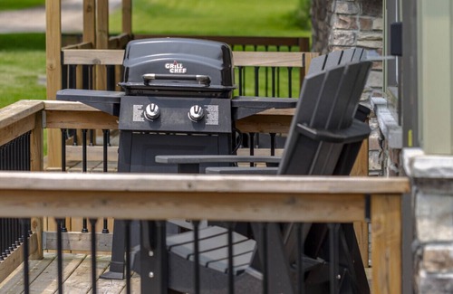 Bloomfield House | Couple`s Romantic PEC Getaway