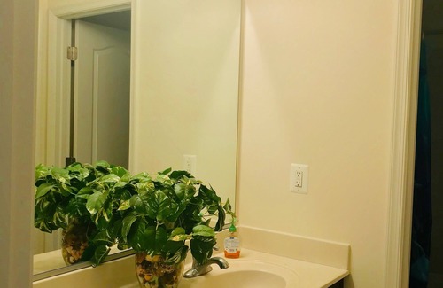 Aldie House | Couple's romantic getaway. Minutes from IAD airport(Short term stays only)