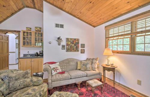 Berkeley Springs House | Couples Cabin - 5 Mi to DT Berkeley Springs!