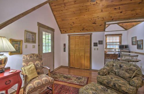 Berkeley Springs House | Couples Cabin - 5 Mi to DT Berkeley Springs!