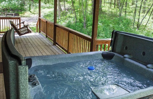 Logan Cabin | Couples Paradise - Hosted by The Chalets