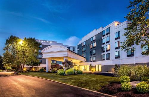 Marlborough Hotel | Courtyard Boston Marlborough