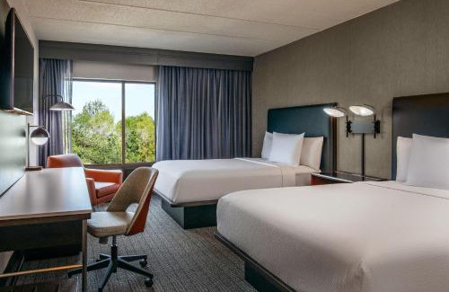 Marlborough Hotel | Courtyard Boston Marlborough