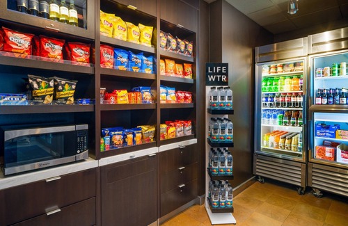 Crosswoods Hotel | Courtyard by Marriott Columbus Worthington