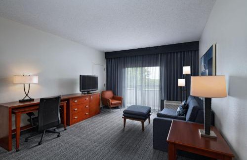 Arlington Hotel | Courtyard by Marriott Dallas Arlington Entertainment District