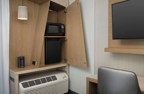 Wilkes East Hotel | Courtyard by Marriott Portland East