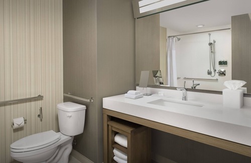 Wilkes East Hotel | Courtyard by Marriott Portland East