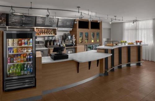 Valencia Hotel | Courtyard by Marriott Santa Clarita Valencia