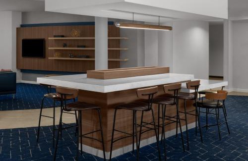 Valencia Hotel | Courtyard by Marriott Santa Clarita Valencia