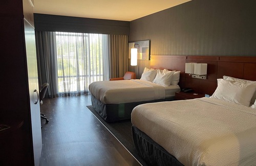 Norwood Hotel | Courtyard Cincinnati Midtown/Rookwood
