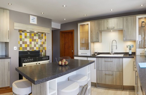 Hunmanby House | COURTYARD COTTAGE, pet friendly, with open fire in Hunmanby