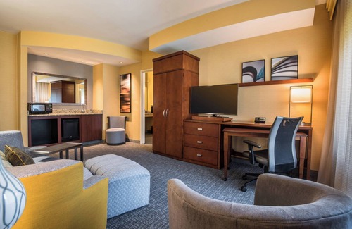 Waldorf Hotel | Courtyard Marriott Waldorf