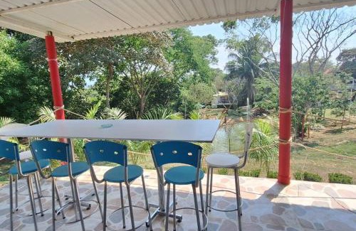 Melgar Apartment | COVEÑITAS Cabaña CARIBE, con piscina tipo playa, capacidad máxima 34 personas