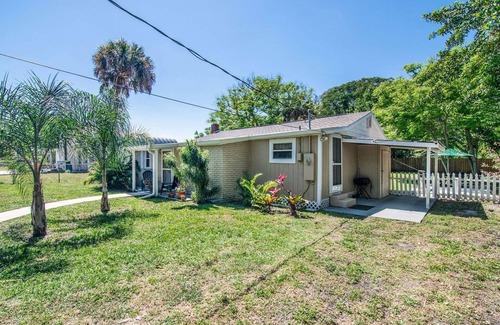 West Melbourne House | Cove · Central 3/2 Cottage · Minutes to Airport and Beach
