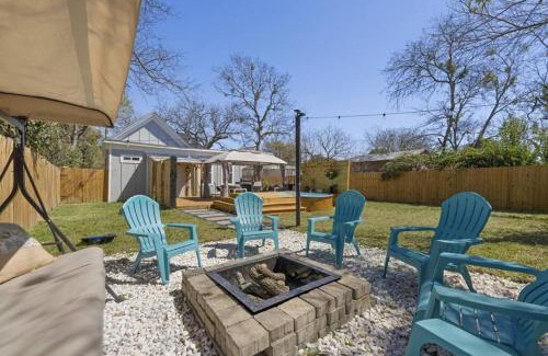 Waco House | Cowboy Pool 2 mins 2 Silos & Cameron Park