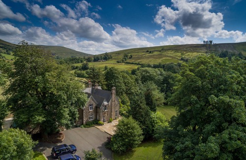 Sedbergh House | Cowgill Grange sleeps 14 in 7 bedrooms.