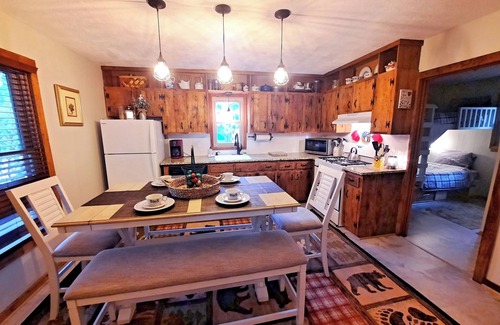 Pineola Cottage | Coziness located in Linville Land Harbor; lake community in the mountains.