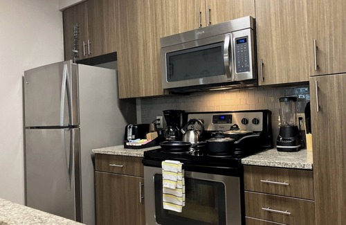 George Bush Park/Eldridge Apartment | Cozy 1/1 pool view w/amenities