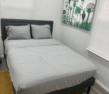 Washington Ave./ Memorial Park House | Cozy 1 bed close to downtown