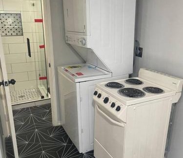 Washington Ave./ Memorial Park House | Cozy 1 bed close to downtown