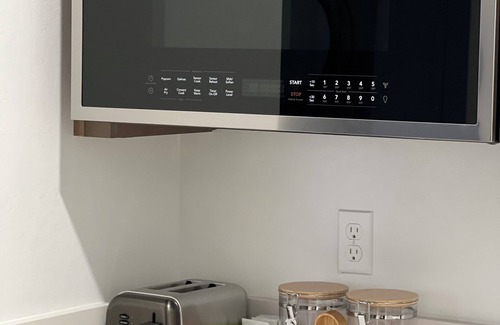 Pumpkin Center House | Cozy 1-bedroom 1 Bath Studio in Bakersfield