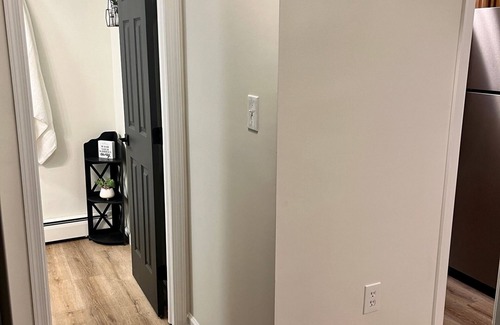 Royalton Apartment | Cozy 1-bedroom apartment in pleasant Middletown with WiFi, AC