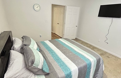Charlotte Apartment | Cozy 1-bedroom apartment with WiFi and fitness room in charming Charlotte