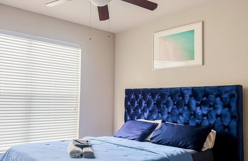 Barker Apartment | Cozy 1-Bedroom Apartment In Houston with AC, Fitness Room, WiFi, & More.