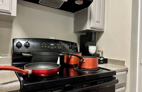 Sherman Apartment | Cozy 1-bedroom apartment, centrally located, great for workers, quiet, WiFi