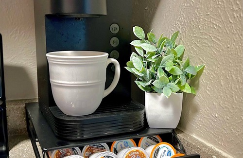 Sherman Apartment | Cozy 1-bedroom apartment, centrally located, great for workers, quiet, WiFi