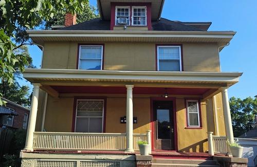 Dundee-Happy Hollow Historic District Apartment | Cozy 1-bedroom apartment in Historic Dundee with WiFi, AC, & off street parking