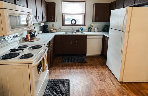 Roosevelt Apartment | Cozy 1-Bedroom Close to NDSU and Downtown (APT 2)