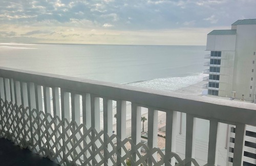 Ortona Park Condo | Cozy 1-bedroom condo in delightful Daytona Beach with AC, fitness room