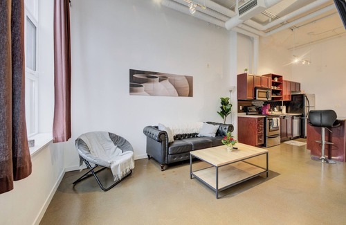 Kitchener Condo | Cozy 1-bedroom condo in downtown Kitchener with WiFi, AC. in-room movie theather