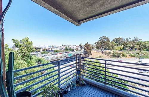 Cortez Hill Condo | Cozy 1-bedroom condo in fabulous San Diego with fitness room, AC