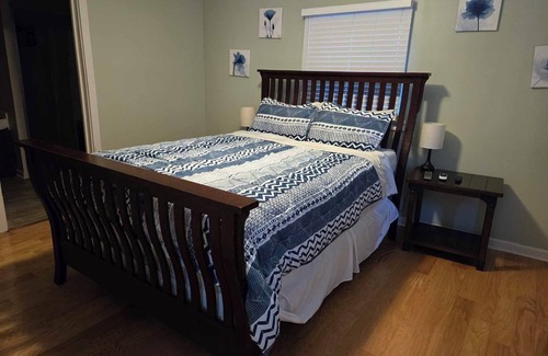 Forest Park Cottage | Cozy 1-bedroom cottage with WiFi, AC, fully furnished in charming Savannah.