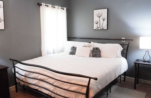 West Ashley House | Cozy 1-bedroom Guesthouse with WiFi/AC near Downtown Charleston