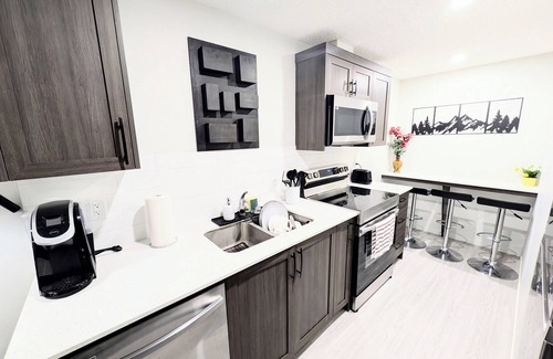 Northwest Calgary House | Cozy 1 Bedroom Haven in NW Calgary