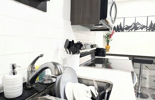 Northwest Calgary House | Cozy 1 Bedroom Haven in NW Calgary