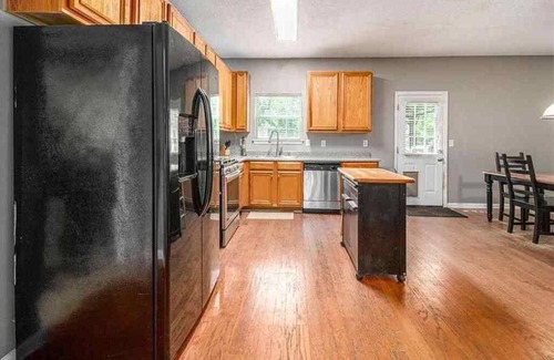 Dallas House | Cozy 1-bedroom house with WiFi, AC in marvelous Dallas