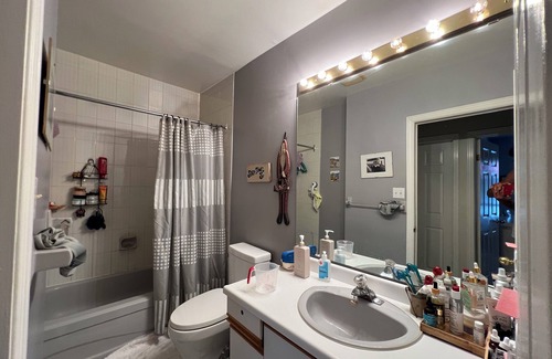 Inner Harbour Condo | Cozy 1 bedroom in Condo
